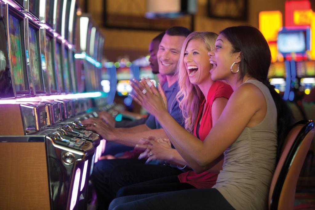 Hollywood Casino Joliet Hotel Extérieur photo